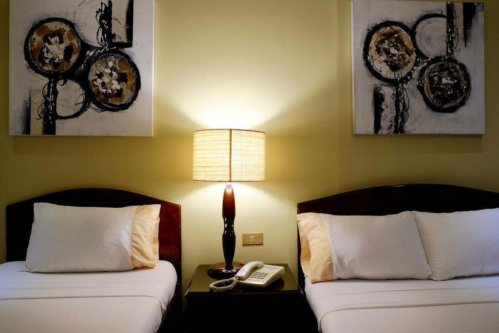ปาลาสโซ่ เพนชั่นน์ Hotel Cebu ภายนอก รูปภาพ