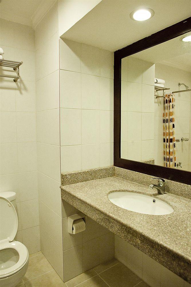 ปาลาสโซ่ เพนชั่นน์ Hotel Cebu ภายนอก รูปภาพ