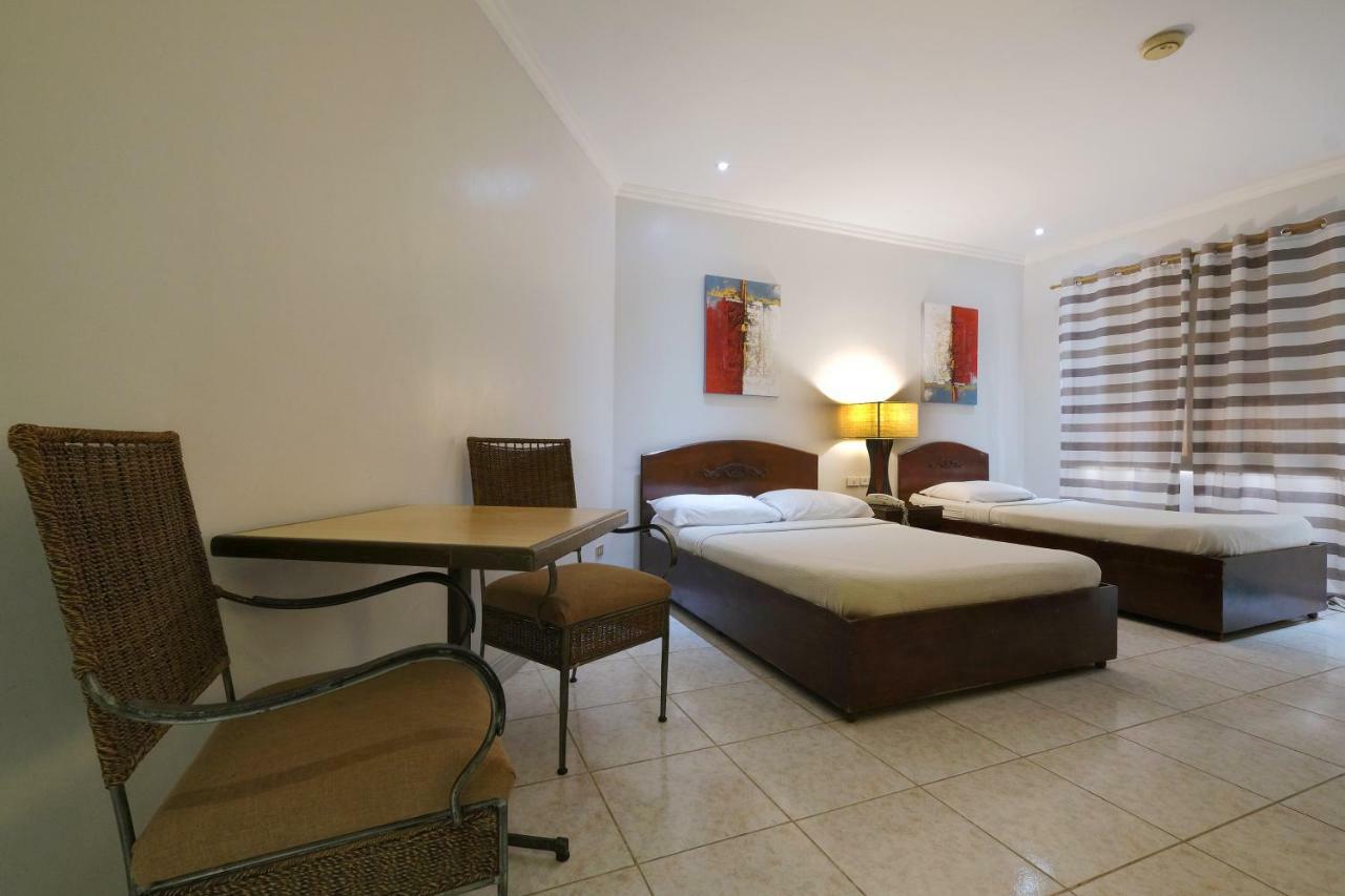 ปาลาสโซ่ เพนชั่นน์ Hotel Cebu ภายนอก รูปภาพ